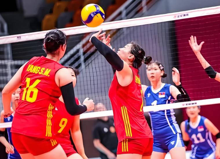 米兰体育-中国女排17岁1米88重炮崛起!升任队长攻防一体冲八强