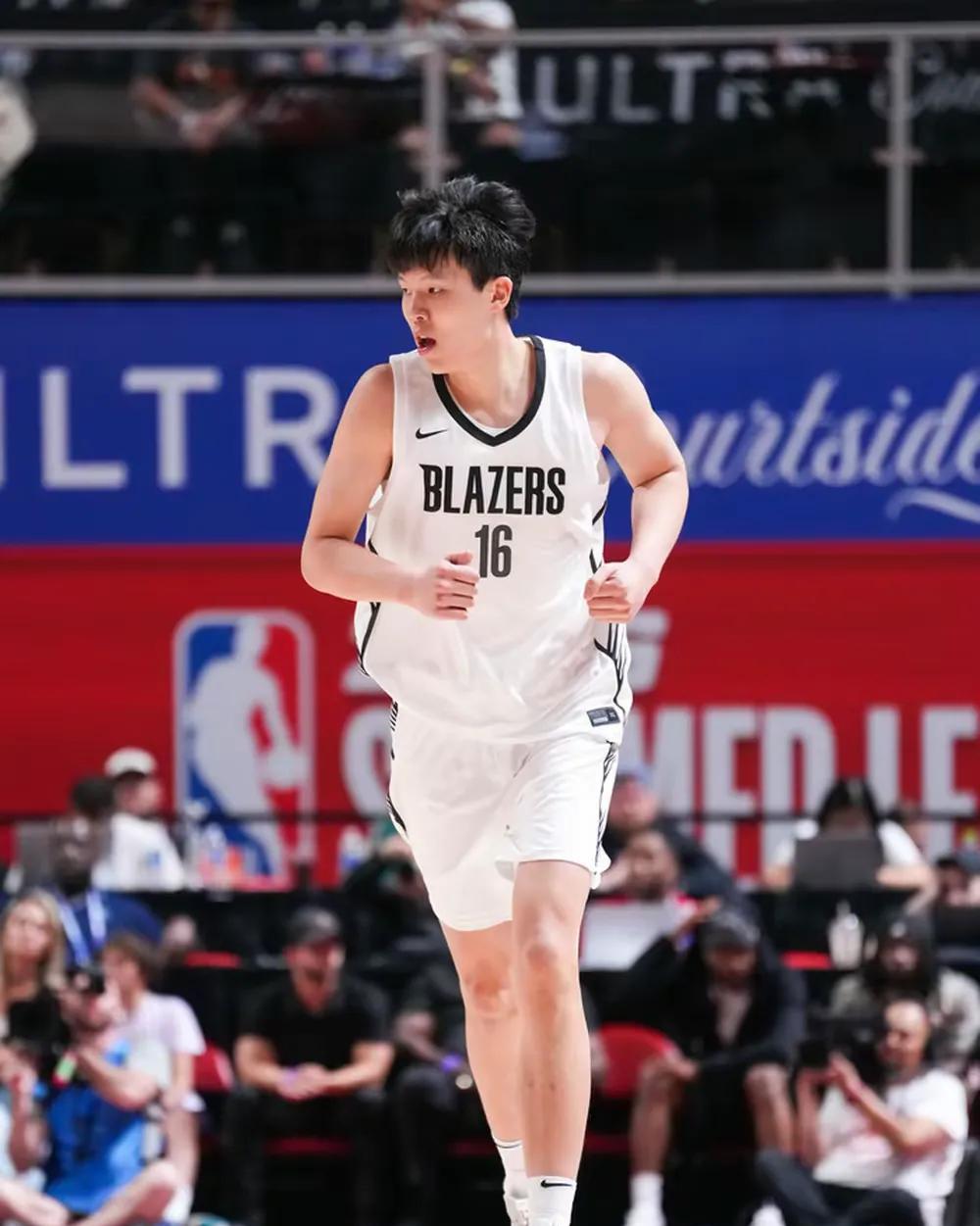 杨瀚森8+8+5+3篮板创新高夏联G4开拓者击败火箭的简单介绍