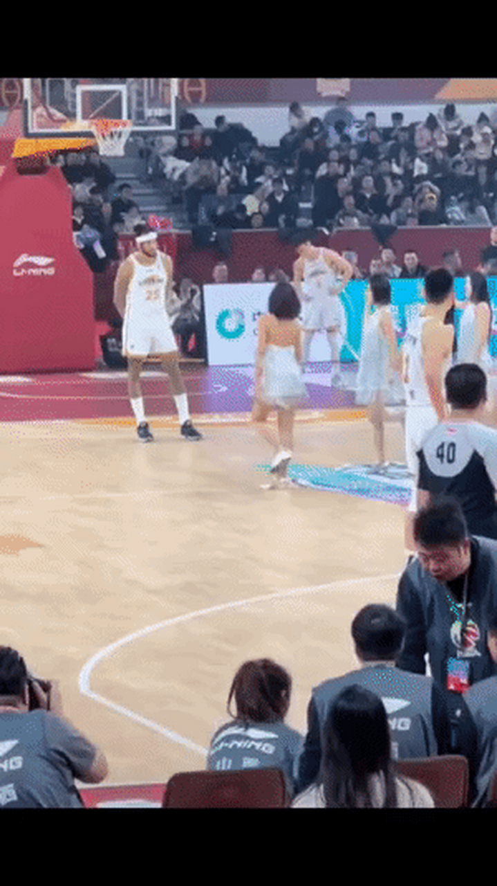 山西男篮啦啦队分享舞蹈日常：听说你们都喜欢这套衣服