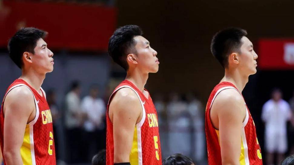 包含中国男篮84-76荷兰男篮，余嘉豪16+10，胡明轩13分的词条