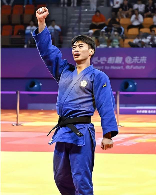 关于亚洲新秀一战成名，勇夺铜牌震撼世界的信息